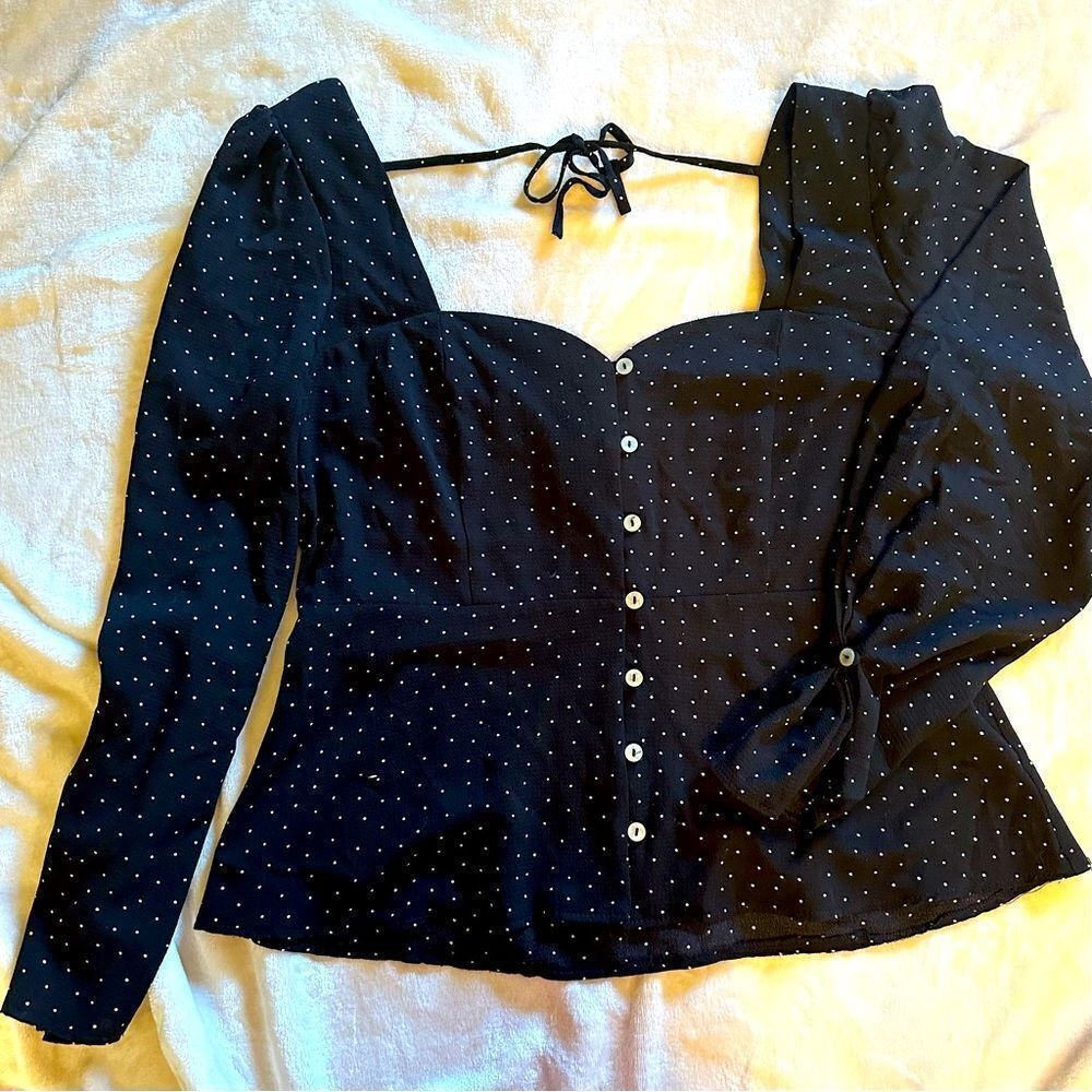 💕 Black & white, long sleeve polkadot top sz 12. Perfect for Valentines 💝